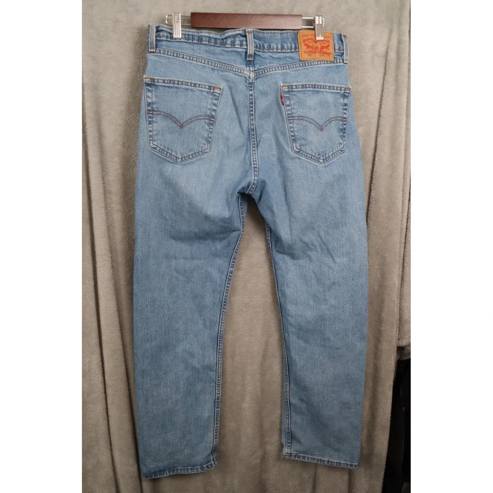 Levis 505 Regular Fit Straight Leg Light Wash Blue Jeans Mens 35x30 00505-1456